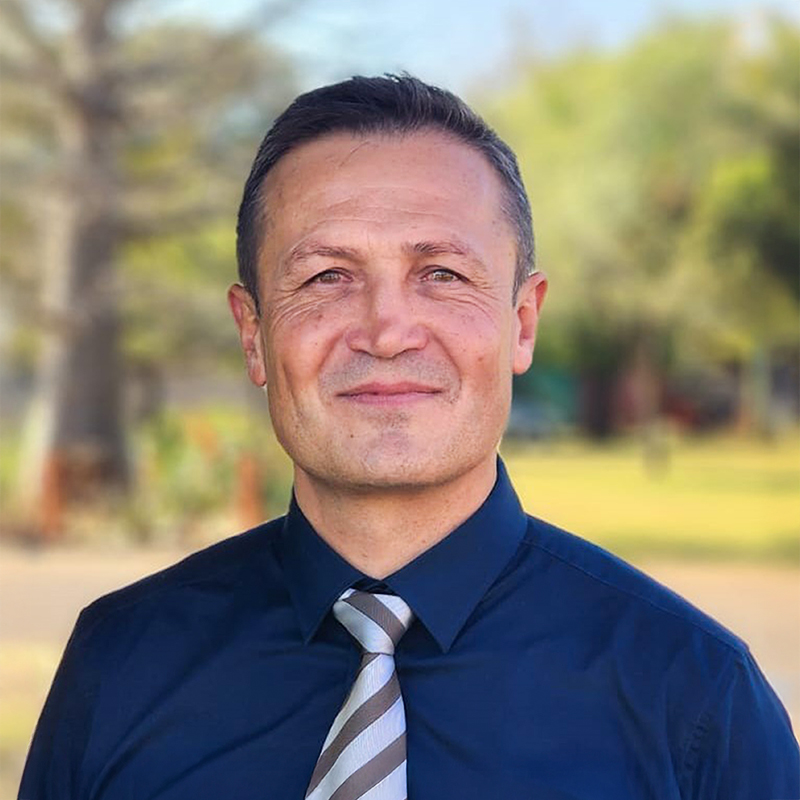 Dr JM (Thinus) van Staden