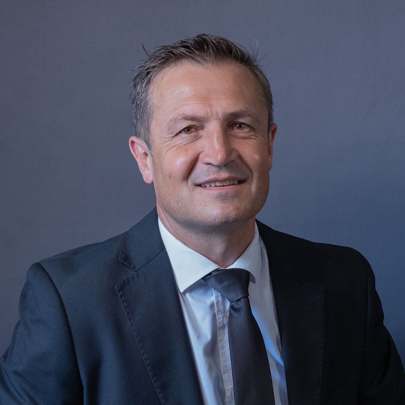Dr (JM) Thinus van Staden