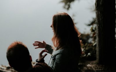 Net geraas?  Praat saam, maar oor iets (Iemand) anders