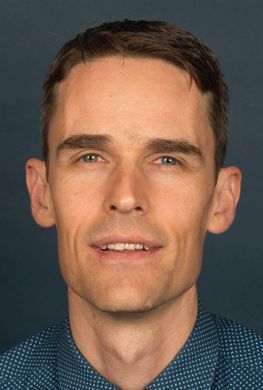 18 November: Dr CJ (Chris) Viljoen verjaar vandag. Baie geluk!